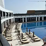 Grand Sapphire Apartment Aglantzia