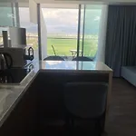Grand Sapphire Apartment *