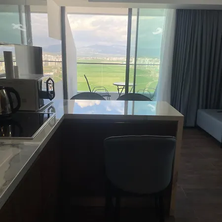 Grand Sapphire Apartment *