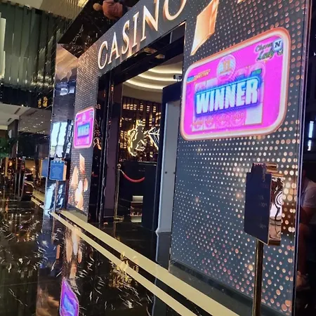 Grand Sapphire * Aglantzia