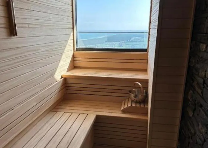 Grand Sapphire アパート *