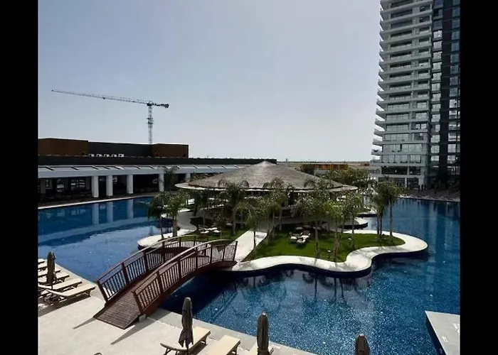 Grand Sapphire アパート Aglantzia