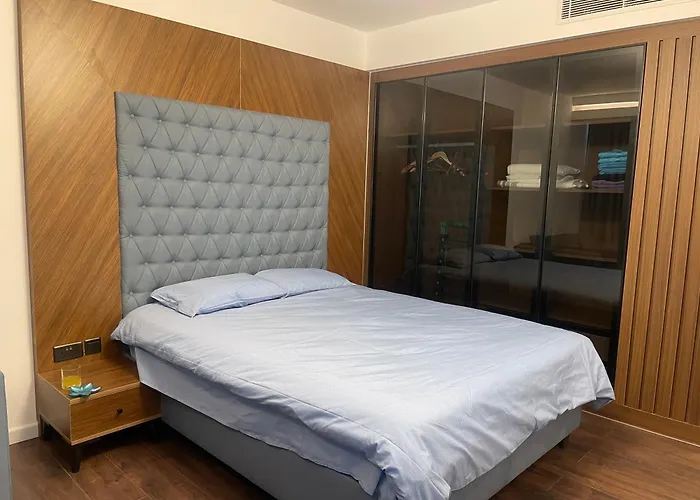 Grand Sapphire * Aglantzia